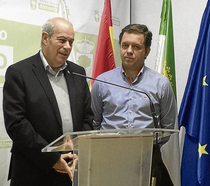 Francisco Zarandieta y Carlos González presentan el evento. - Foto:R.C.