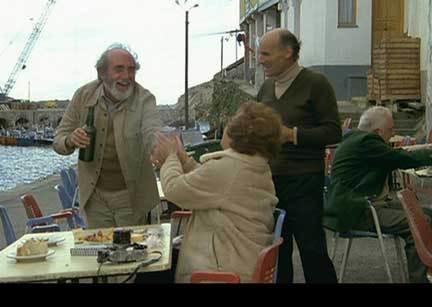 Antonio Ferrandis y Encarna Paso conversan con Pepe el Barbero en "Volver a empezar".