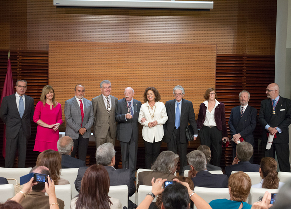 MEDALLA MUNICIPAL A LOS CRONISTAS DE LA VILLA