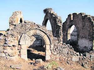 «HAY QUE SALVAR LA ERMITA DE SAN JORGE POR SUS PINTURAS AL FRESCO»