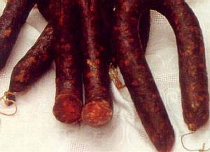 LA ORDEN DEL SABADIEGO DE NOREÑA (ASTURIAS), PREMIADA CON LA «ANTENA DE ORO» • LAS ASOCIACIONES DE RADIO Y TELEVISIÓN VALORAN SU DEFENSA DEL EMBUTIDO LOCAL