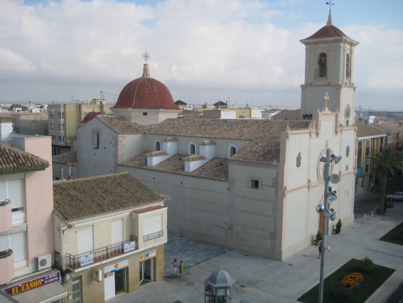 «ACUÉRDATE TAMBIÉN, SEÑOR, DE TUS HIJOS, ADOLFO Y HUERTAS, QUE NOS HAN  PRECEDIDO CON  EL  SIGNO DE LA FE Y DUERMEN YA EL SUEÑO DE LA PAZ»