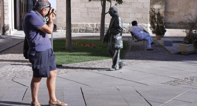 LOS OFICIOS DE DON HERMINIO