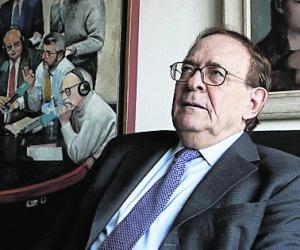 BUSCANDO SUS RAÍCES