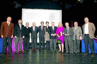 LA HISTORIA DE LA TAUROMAQUIA CORDOBESA, EN LA AGENDA TAURINA • NIETO PIDE AL PÚBLICO QUE ACUDA A LOS FESTEJOS PARA MANTENER LA FIESTA. CEBALLOS DESTACÓ LA IMPORTANCIA DE LA PUBLICACIÓN PARA LA PROMOCIÓN EXTERIOR