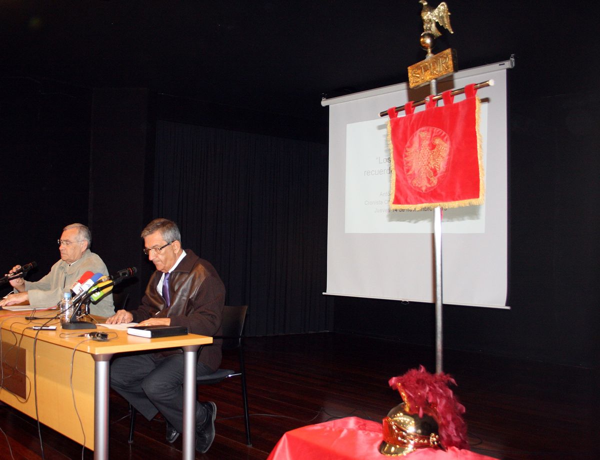 CONFERENCIA DEL CRONISTA OFICIAL DE JUMILLA ANTONIO VERDÚ FERNÁNDEZ SOBRE LOS ARMAOS QUE SALEN EN LAS PROCESIONES