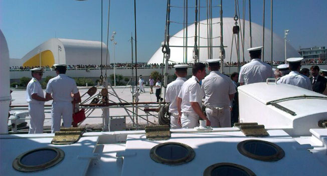 VISITANDO EL “JUAN SEBASTIÁN ELCANO”