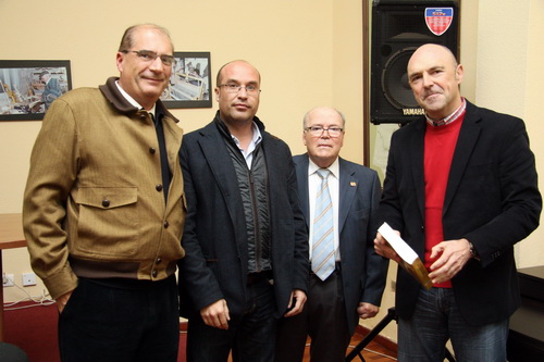 VALLESECO ACOGIÓ LA PRESENTACIÓN DEL NUEVO VOLUMEN DE CRÓNICAS DE CANARIAS