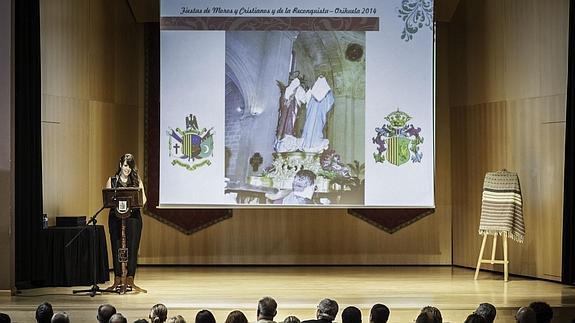 LA ANTESALA DE LA FIESTA • LA LONJA ACOGE LA PRESENTACIÓN DE LA REVISTA, EL CARTEL Y EL ANUNCIO DE LOS MOROS Y CRISTIANOS