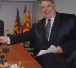 EL SECRETARI DE CANET D’EN BERENGUER, JOSÉ ANTONIO SANCHO • QUINA ÉS LA CAUSA PER LA QUAL NO ES JUBILA UN SECRETARI MUNICIPAL QUE PODRIA ESTAR-HO?