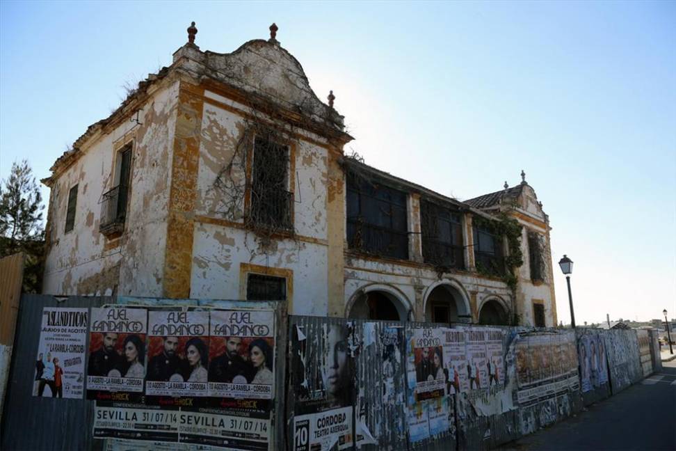 MONTILLA LA VIVIENDA FUE UTILIZADA EN EL SIGLO XIX COMO CASA DE POSTAS PARA DILIGENCIAS • EL PARADOR AMENAZA RUINA TRAS OTRO DESPLOME EN SU CUBIERTA