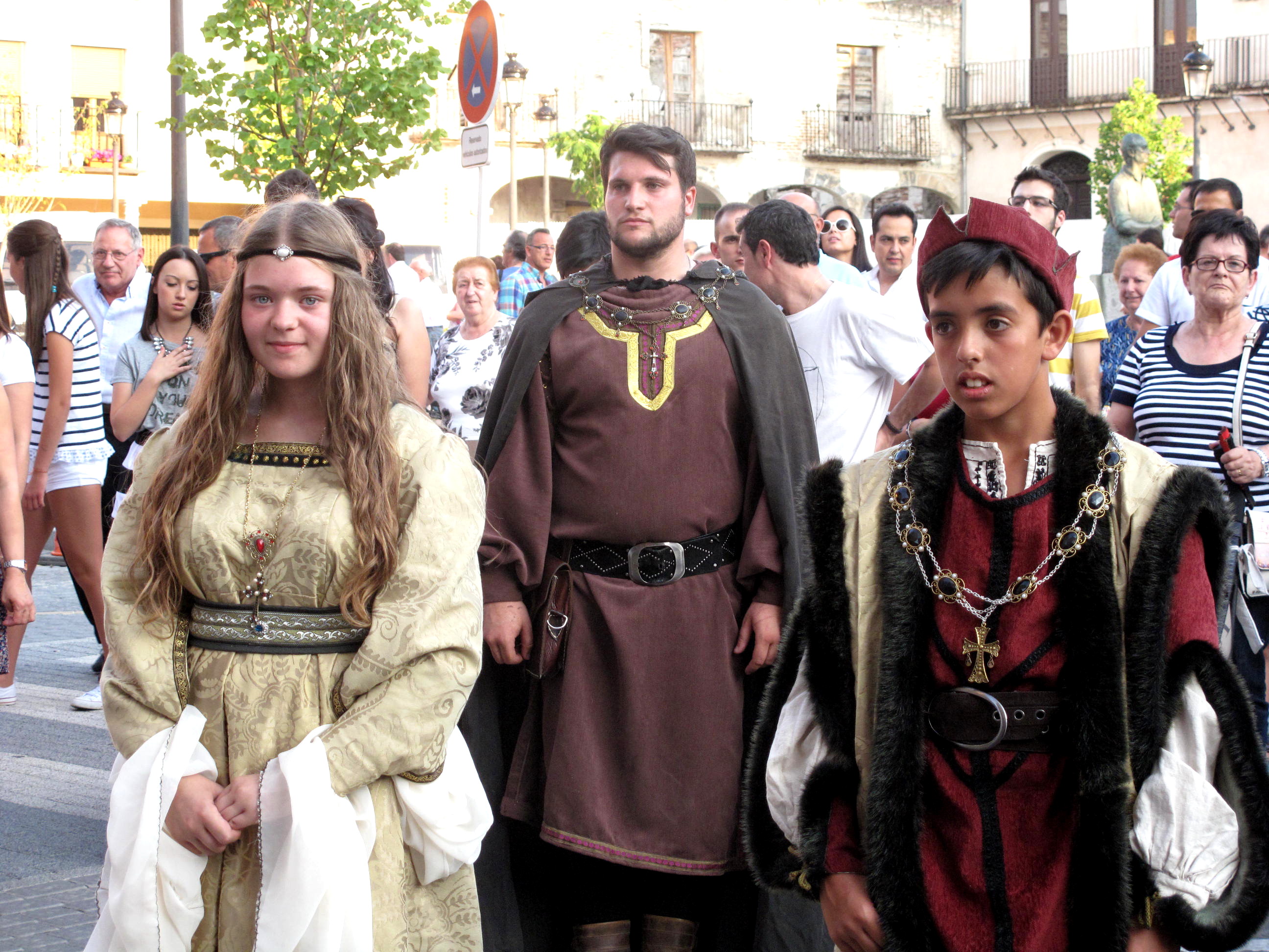DESDE MI TORRE MUDÉJAR: ARÉVALO 1467, FADOS Y FIESTAS POR ALONSO