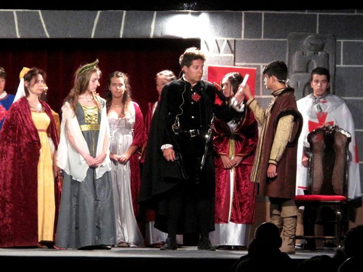 LOS VECINOS DE ARÉVALO INVOLUCRADOS EN EL TEATRO HISTÓRICO CON ALFONSO VIII.