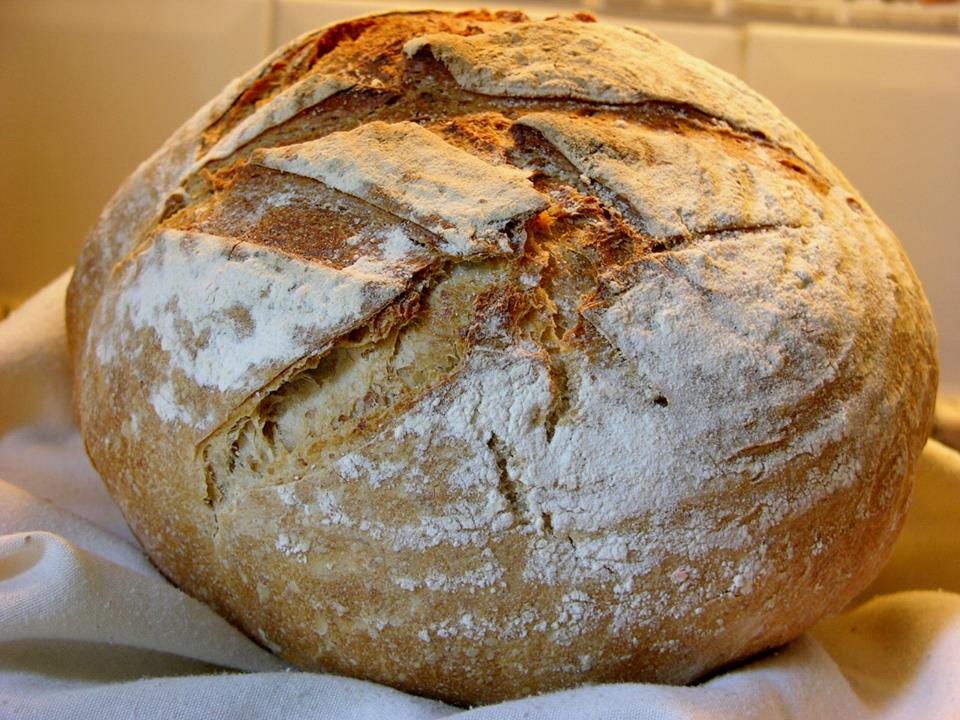 DÍA MUNDIAL DEL PAN, SOPAS DE AJO Y FRÍOS DE OTOÑO