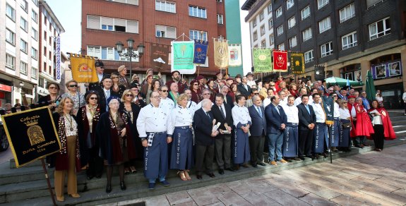 UN DESARME QUE «COMPENDIA SIGLOS DE SABER» • OVIEDO CELEBRA SU FIESTA DE LOS CALLOS, LOS GARBANZOS CON BACALAO Y EL ARROZ CON LECHE