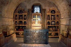 EL ARQUITECTO JORGE HEVIA EXPLICÓ AYER LAS OBRAS RECIENTEMENTE REALIZADAS EN LA CÁMARA SANTA DE LA CATEDRAL DE OVIEDO