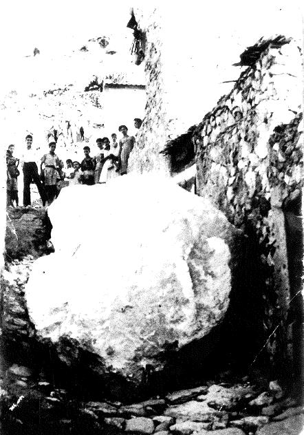 DESPRENDIMIENTO DE ROCAS, SOBRE LAS CASAS DEL PUEBLO
