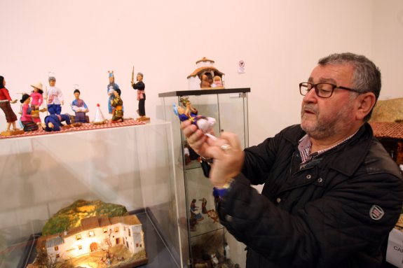 UN NACIMIENTO MULTICULTURAL • ADEMÁS DE LA VARIADA PROCEDENCIA, LA MUESTRA OFRECE FIGURAS ELABORADAS CON MÁS DE UNA VEINTENA DE MATERIALES Y TÉCNICAS