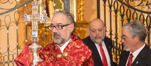 ABANILLA (MURCIA) CELEBRA EL 450 ANIVERSARIO DE LA SANTA CRUZ • VECINOS Y REPRESENTANTES POLÍTICOS ASISTIERON AYER AL ACTO, EN EL QUE TAMBIÉN SE FESTEJÓ EL 75 CUMPLEAÑOS DEL LIGNUM CRUCIS EN LA COMARCA