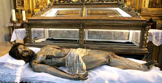 LA SEXTA JORNADA DEL SANTO SEPULCRO LLENARÁ ASTORGA DE URNAS Y YACENTES • ENTRE EL 7 Y EL 15 DE MARZO LAS SEXTAS JORNADAS DEL SANTO SEPULCRO ACERCAN A ASTORGA MÁS DE 30 URNAS Y YACENTES