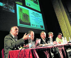 CIERRAN CON ÉXITO DE PÚBLICO LAS IV JORNADAS DE ARCHIVOS PRIVADOS CELEBRADAS EN JEREZ DE LA FRONTERA • LA ACADEMIA, GONZÁLEZ BYASS Y LOS AMIGOS DEL ARCHIVO PREPARAN YA LA PRÓXIMA EDICIÓN