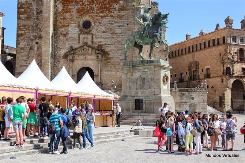 ARRANCA LA FERIA DEL LIBRO TRUJILLANA CON EL PREGÓN DE ANDRÉS ABERASTURI TITULADO “LA LITERATURA A TRAVÉS DE LOS MEDIOS”