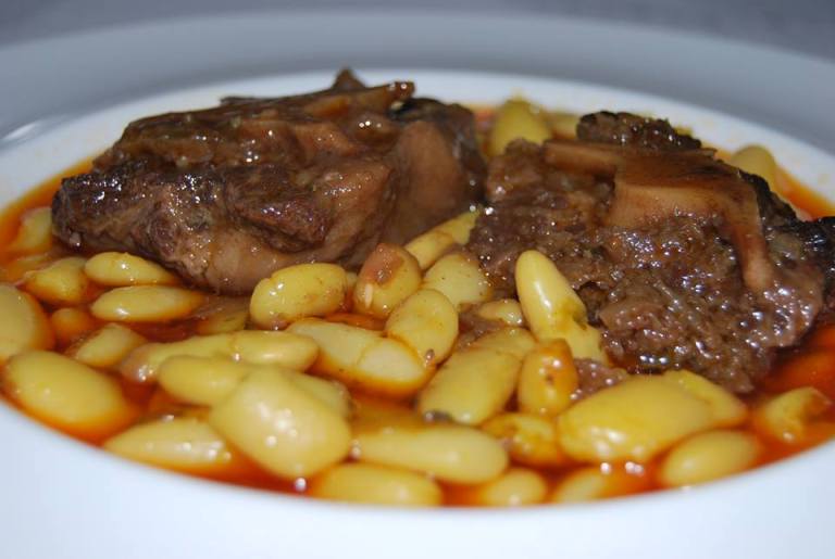 FABES CON RAU DE TORO