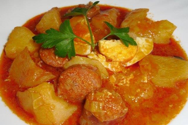 PATATINES «CASI VIUDES» CON CHORICÍN Y SETES