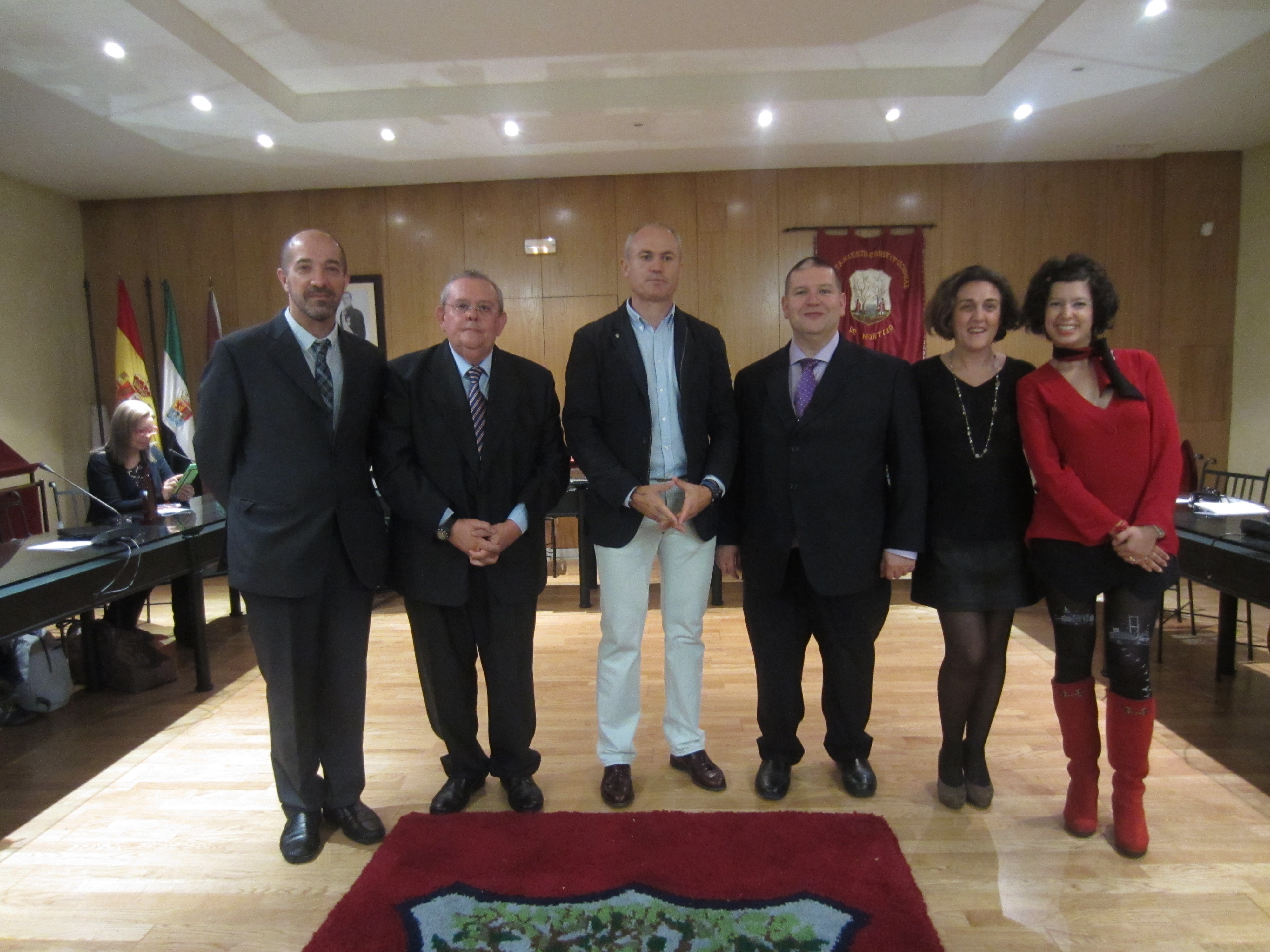 EL CRONISTA OFICIAL DE MONTIJO (BADAJOZ), MANUEL GARCIA CIENFUEGOS, OFRECE UNA CHARLA SOBRE LA HISTORIA DE LA VILLA A ALUMNOS DEL PROYECTO COMENIUS