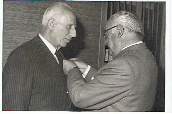 LAS FIESTAS DE 1975. PUBLICACIÓN DE LA COFRADÍA DEL CRISTO DE LA VERA-CRUZ. HERMANO MAYOR, JUAN GONZÁLEZ RAMÍREZ (II)
