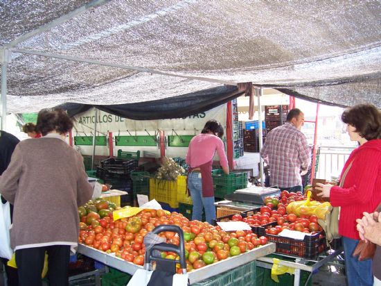 AL MERCADILLO DE LOS LUNES EN ULEA