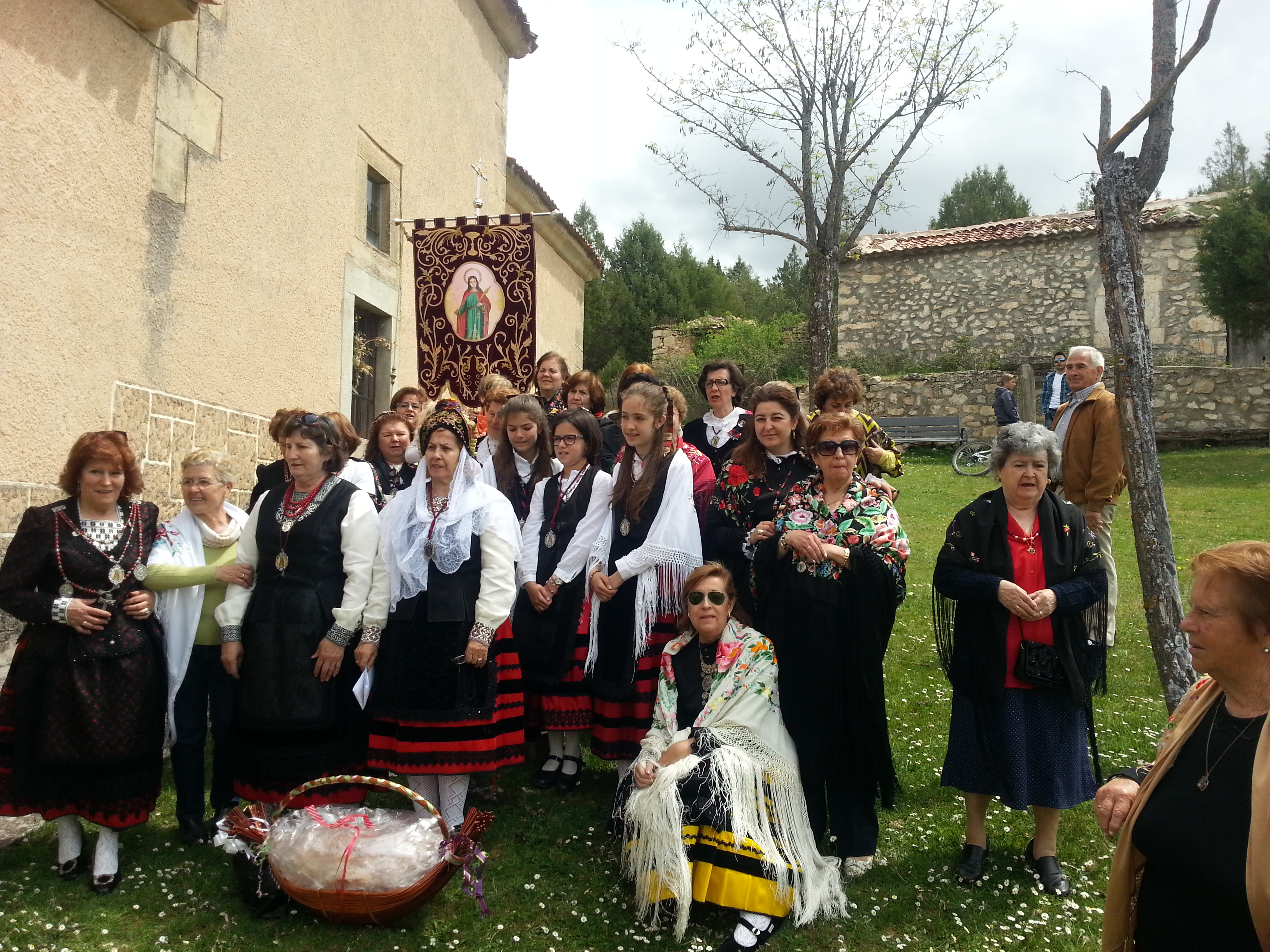 ÉXITO DE LA ROMERÍA DE LA VIRGEN DE LA ESTRELLA A SU ERMITA ORGANIZADA POR LA ASOCIACIÓN DE ÁGUEDAS DE CASLA