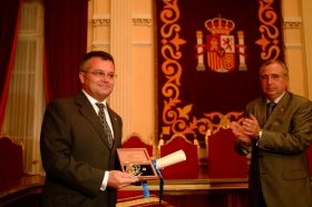 EL CRONISTA OFICIAL ANTONIO BRAVO, REPRESENTA A MELILLA EN LA ACADEMIA ANDALUZA DE LA HISTORIA