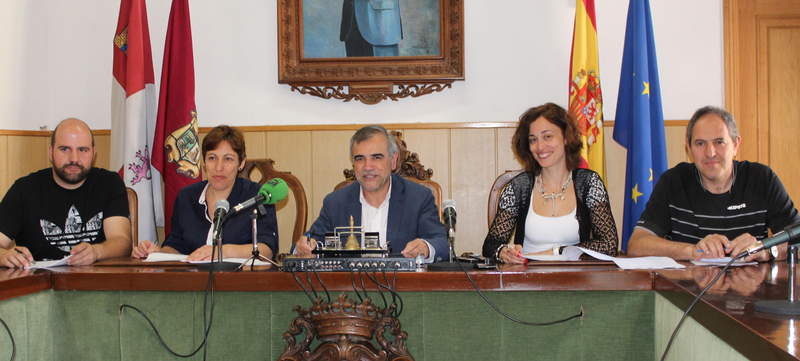 CIEN IDEAS PARA TRES MESES • EL AYUNTAMIENTO DE LA BAÑEZA (LEÓN) PRESENTA EL ‘VERANO TOTAL’ QUE CUENTA CON PROPUESTAS VARIADAS Y UN PRESUPUESTO DE 40.000 EUROS