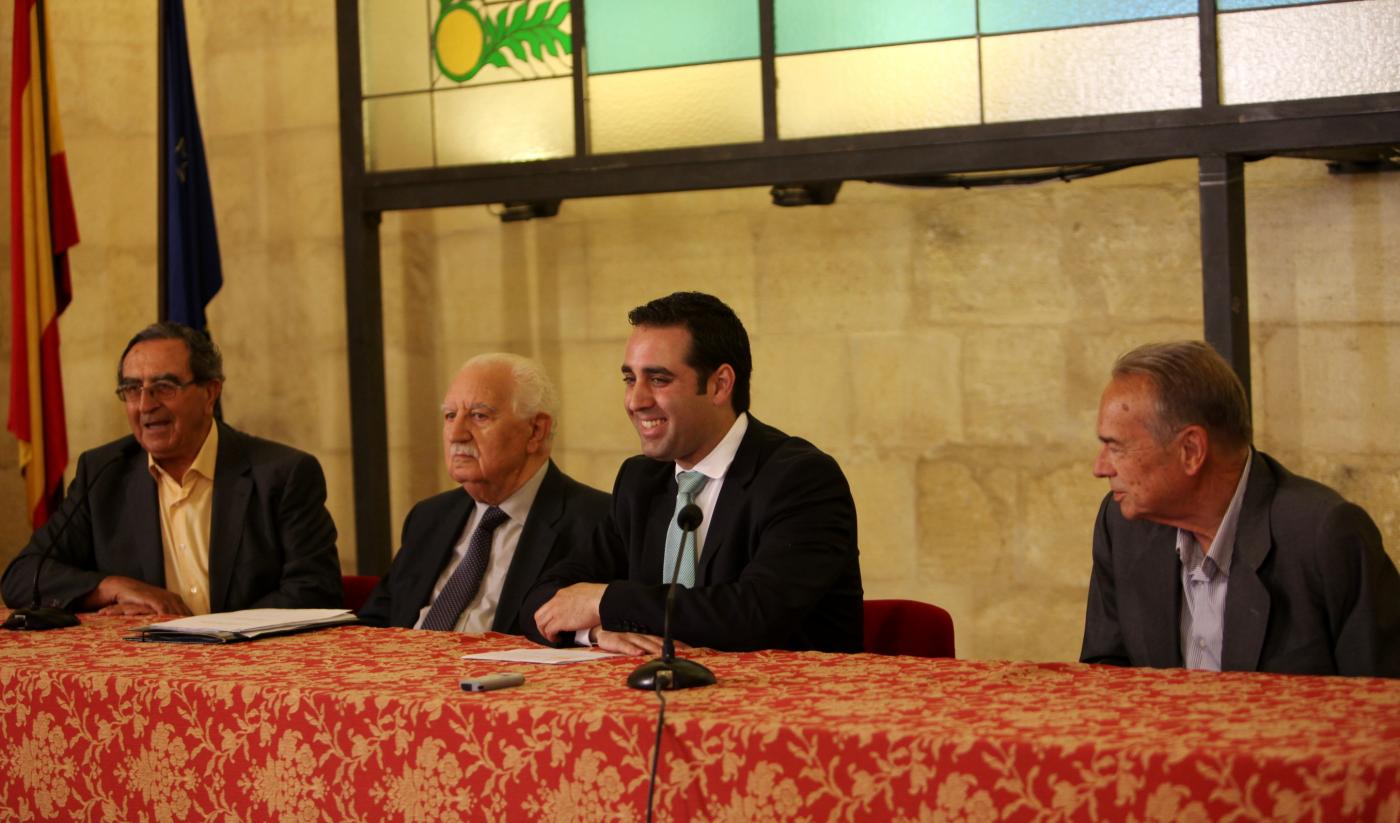 ALCALÁ LA REAL (JAÉN): CLAUSURADOS LOS X ESTUDIOS DE FRONTERA EN HOMENAJE A PEDRO MARTÍNEZ MONTÁVEZ