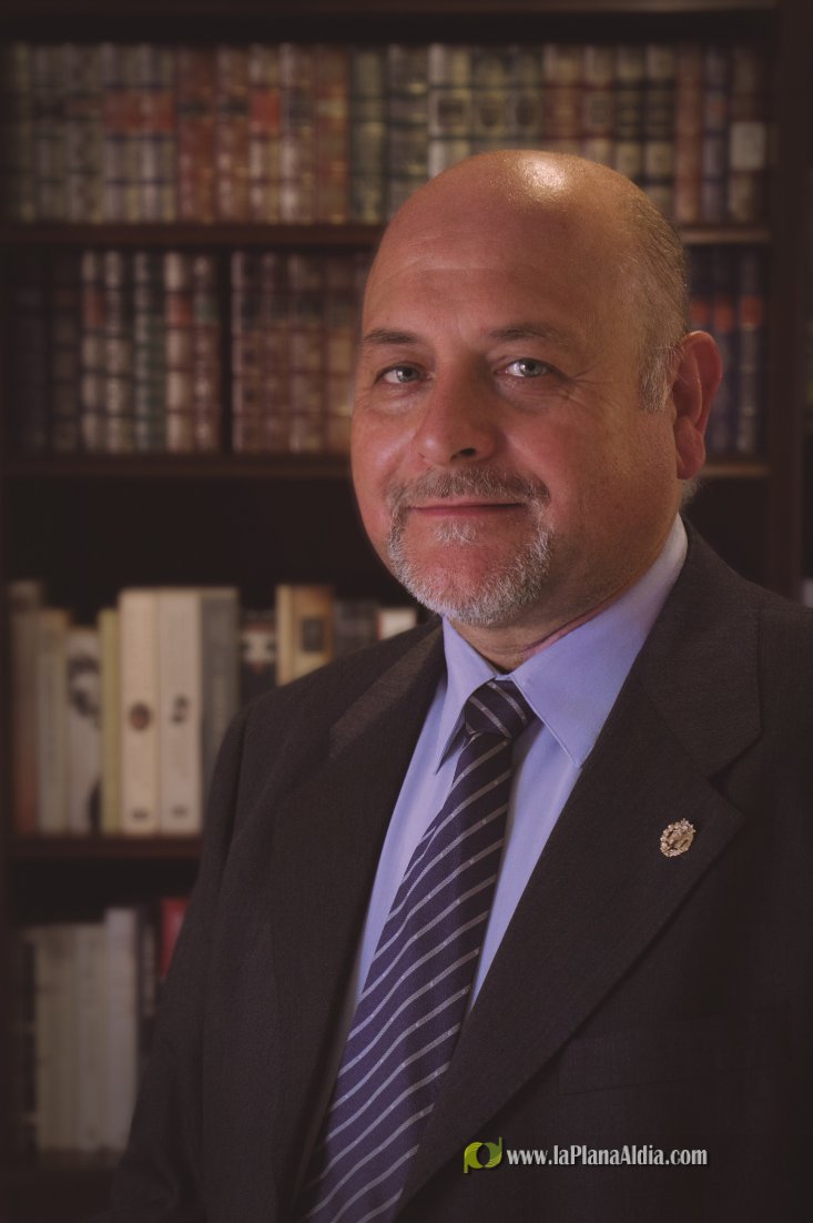 EL DOCTOR JOSÉ LUIS ESTEBAN SERÁ EL MANTENEDOR DE LAS FIESTAS DEL CRISTO 2015 DE L’ALCORA (CASTELLÓN)