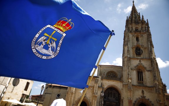 LA CATEDRAL DE OVIEDO AGUARDA UNA SOLUCIÓN