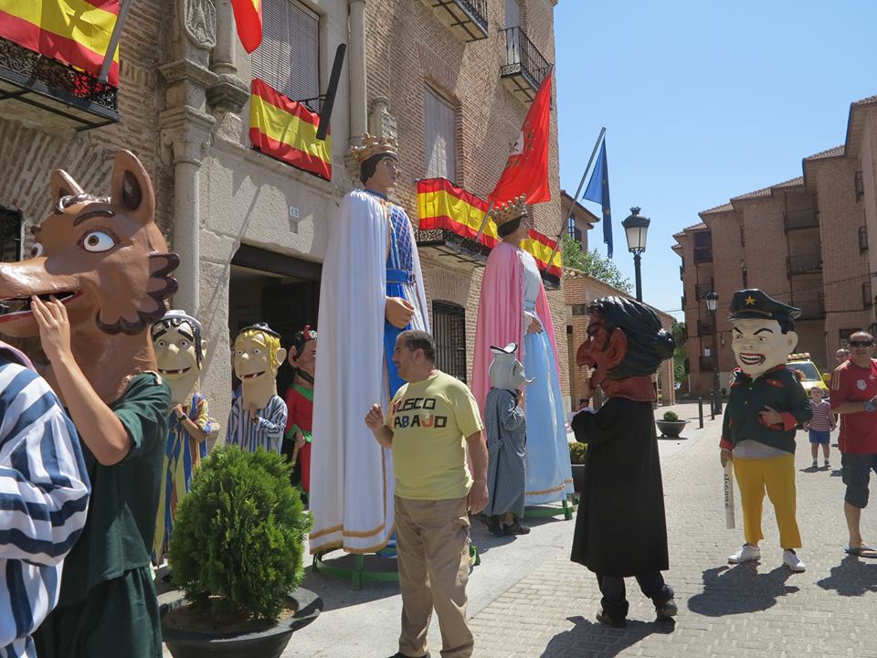 LOS GIGANTES Y CABEZUDOS, ALMA DE LAS FIESTAS