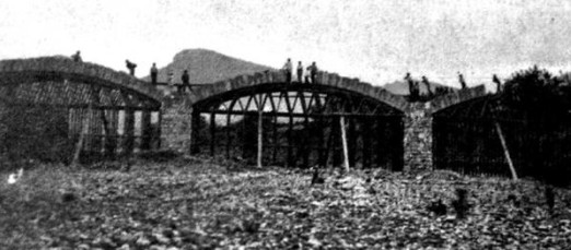 ACCIDENT EN SERRA MENERA • UN OBRER VA CAURE DEL TRANSFORMADOR I MORÍ EN PRODUIR-SE UNA FERIDA AL CAPDATO, A LA DIRECCIÓ DELS CONSERVADORS