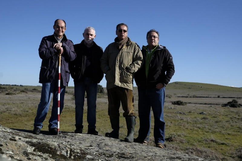 EL EQUIPO DE INVESTIGACIÓN DE RAMOS RUBIO, CRONISTA OFICIAL DE TRUJILLO (CÁCERES), LOCALIZA EL MAYOR NÚMERO DE CAZOLETAS EN EL BERROCAL DE TRUJILLO