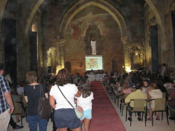 EL DÍA 3 DE AGOSTO, EN UNA IGLESIA DE SANTIAGO REPLETA DE PÚBLICO SE PRESENTÓ POR SUS AUTORES, DIEGO MORENO Y MANUEL LAFUENTE, EL LIBRO “SIGÜENZA, 1808-1815 • LA PRESENTACIÓN DEL LIBRO “SIGÜENZA, 1808-1815” EN LA IGLESIA DE RESPONDIÓ A LA EXPECTACIÓN CREADA