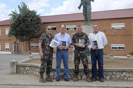 JOSÉ ANTONIO RAMOS RUBIO, CRONISTA OFICIAL DE TRUJILLO ANALIZA LOS FONDOS DEL MUSEO DEL EJÉRCITO DE CÁCERES