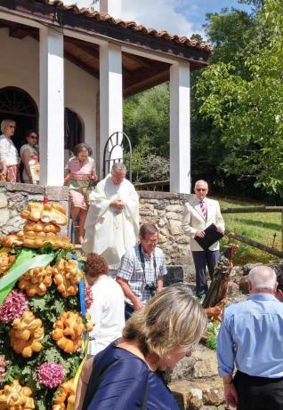 LES ROCES DE CANGAS DE ONÍS CELEBRA SAN ROQUE
