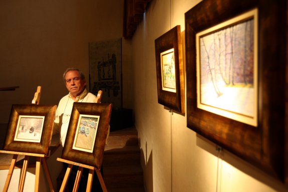 EL PINTOR Y CRONISTA OFICIAL DE NAVA (ASTURIAS), LEOCADIO REDONDO, EXPONE EN EL MUSEO DE LA SIDRA