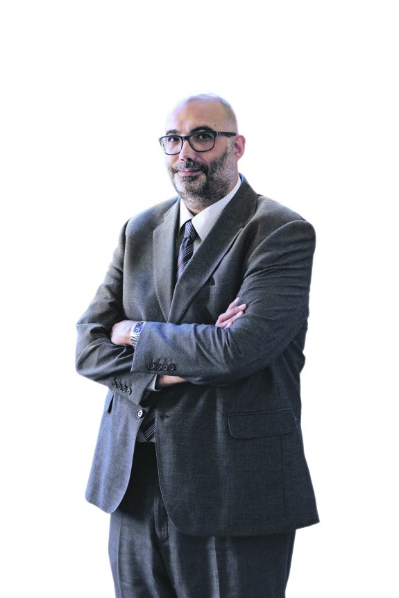 ADOLFO DÍAZ-BAUTISTA CREMADES, DOCTOR EN DERECHO: «’LA VERDAD’ ERA PARA MI PADRE EL VEHÍCULO CULTURAL DE MURCIA DE TODO EL SIGLO XX»