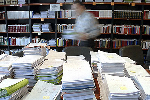 SOBRE LA MESA Y EN LA CALLE