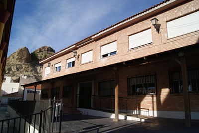 EL CRONISTA OFICIAL DE ULEA (MURCIA) DONA DINERO PARA LOS LIBROS DE TEXTO