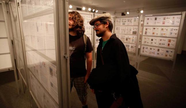 CLAUSURA DEL ESCAPARATE DE LA FILATELIA AVILESINA • EXFIAVILÉS FINALIZÓ AYER CON LA ENTREGA DE TROFEOS A LOS AFICIONADOS QUE EXPUSIERON SUS COLECCIONES EN LA CASA DE CULTURA