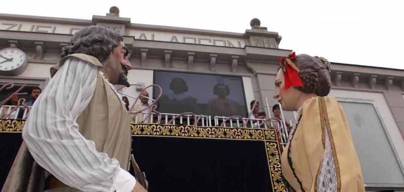 LOS GIGANTES GABRIEL Y MARIANA, PROTAGONISTAS DE LAS FIESTAS DE POZUELO DE ALARCÓN (MADRID)
