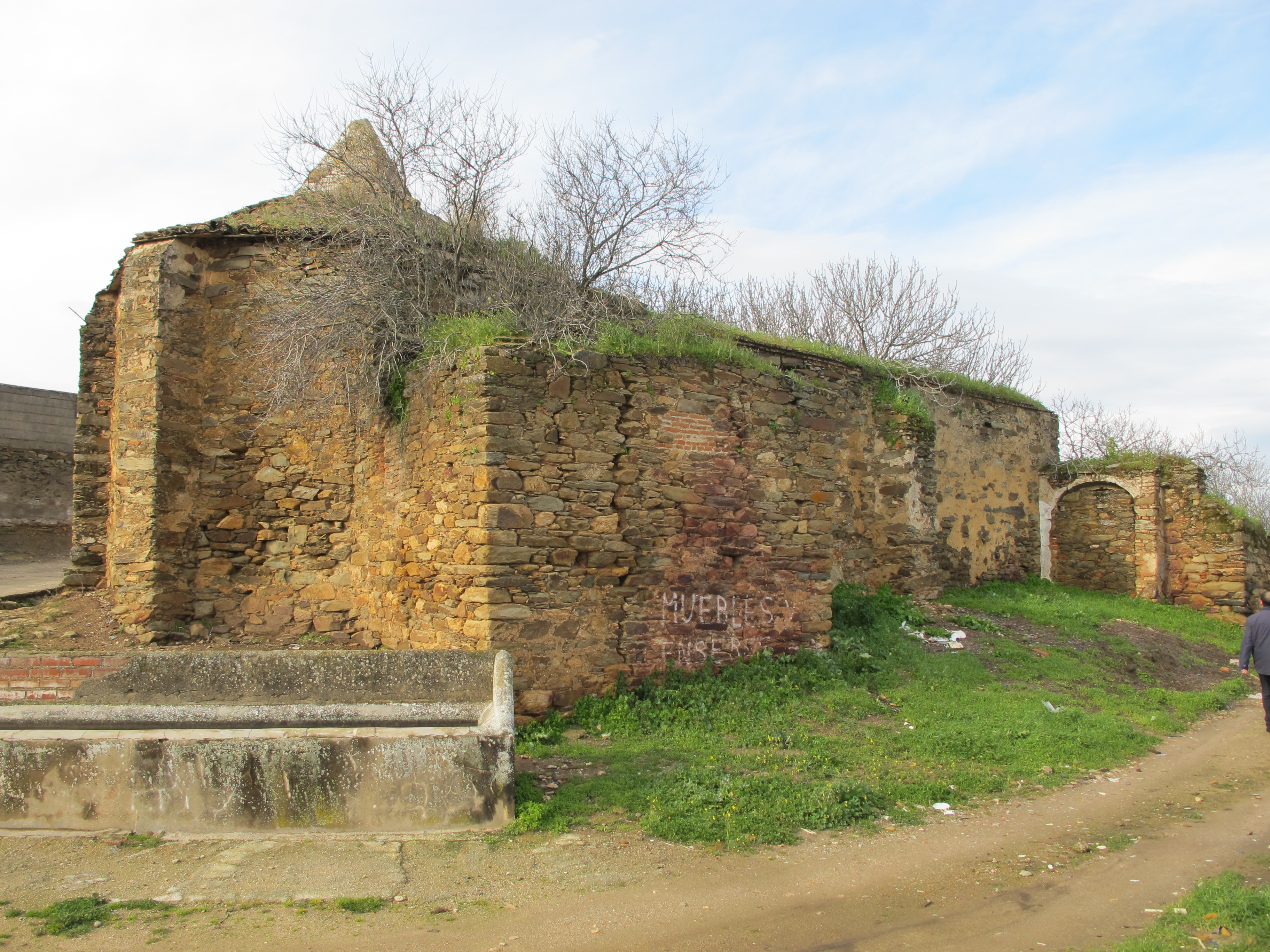 LAS PINTURAS DE LA ERMITA DE TALAVAN EN PELIGRO DE EXTINCIÓN